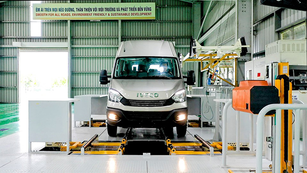 依维柯携长海汽车在越南发布全新车型Daily Minibus